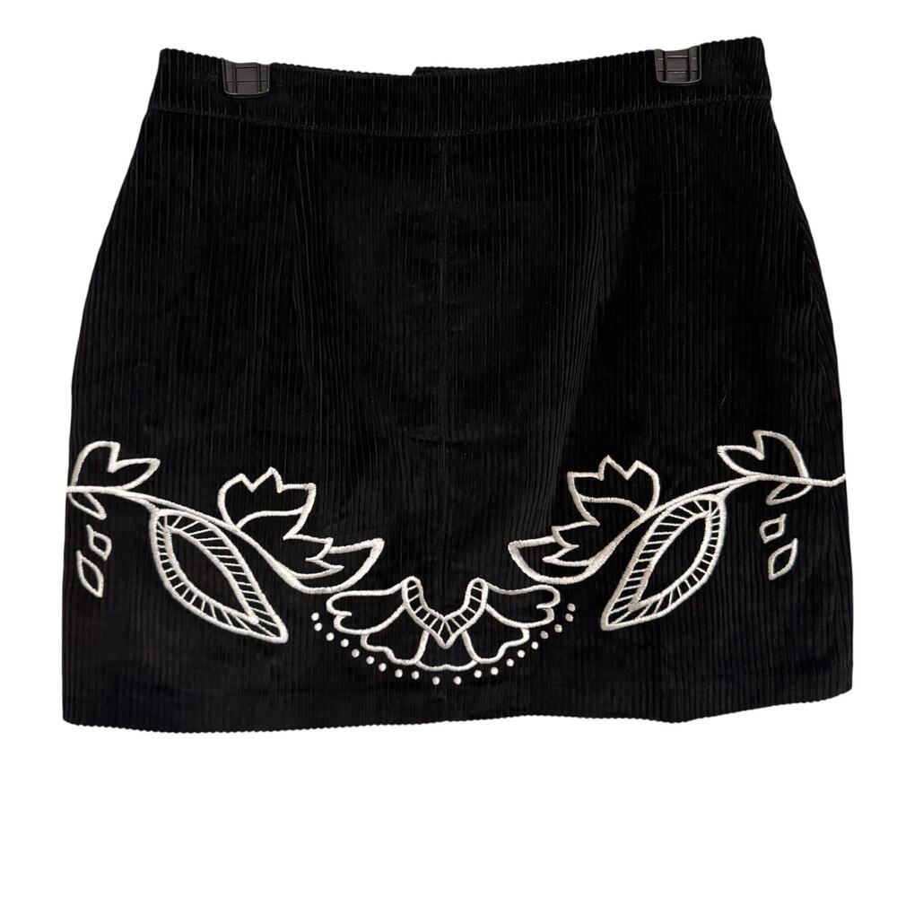 Minkpink Skirt‎ Corduroy Mini Skirt Black & White Floral Embroidery Sz Medium